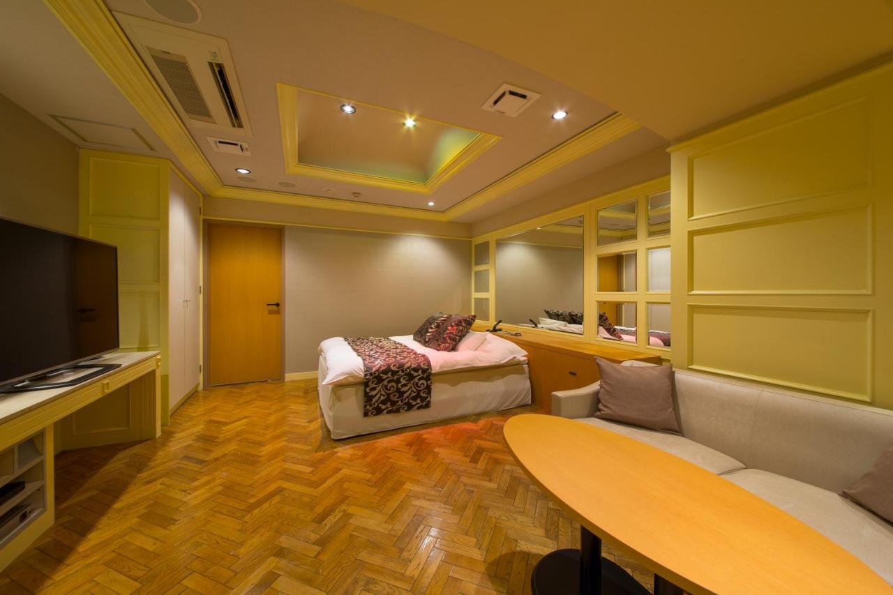 ホテル ベニ ウエスト 大人専用 Osaka Ngoại thất bức ảnh